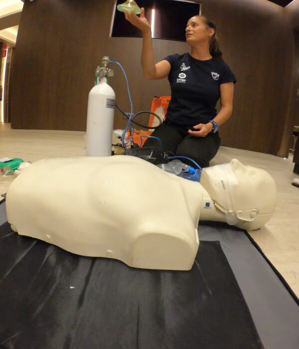 Curso Soporte Vital Básico y O2 - Club de Apnea la Caretta | Medes Freedivers